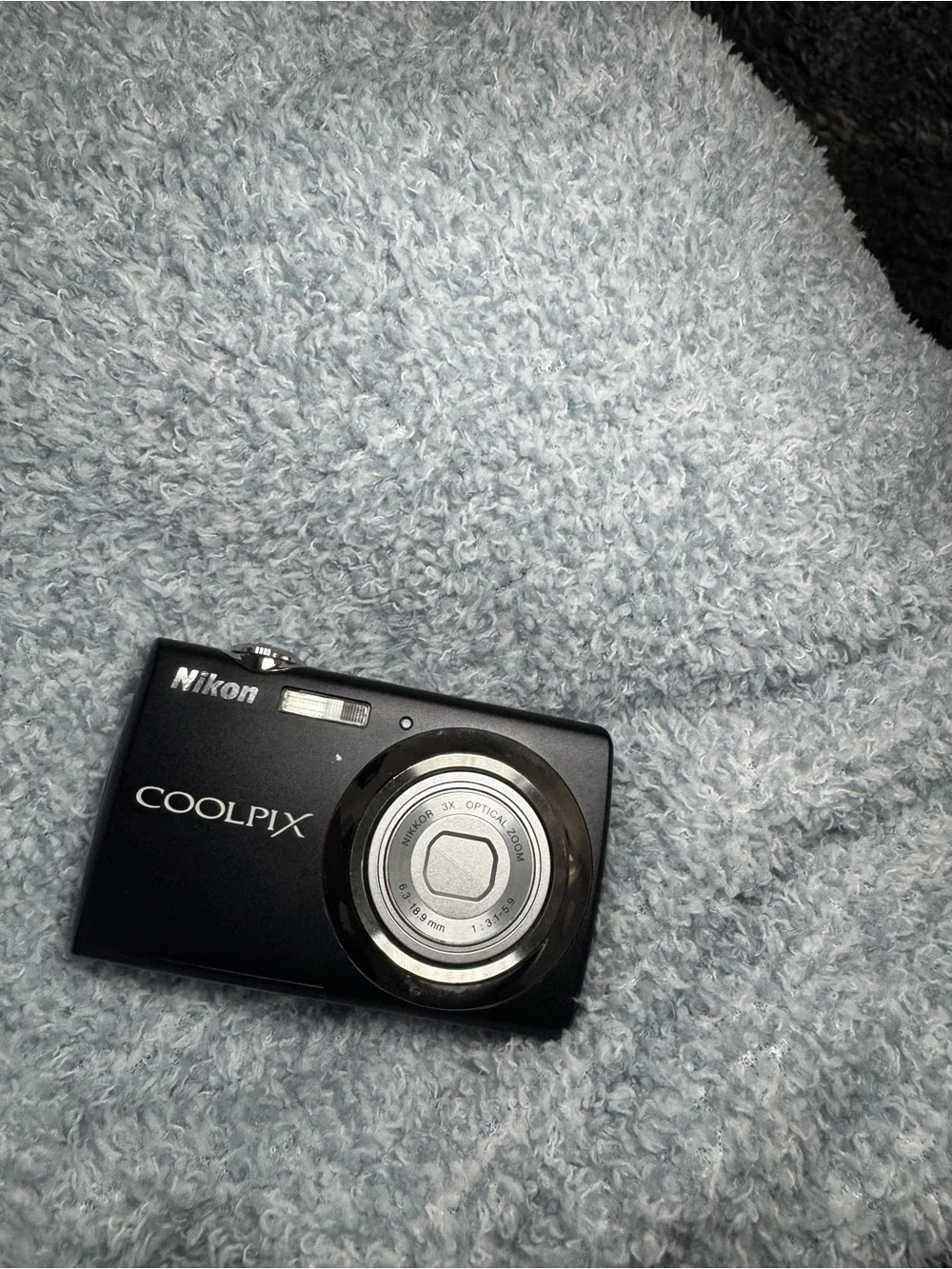 Nikon coolpix S220 Digital Camera
